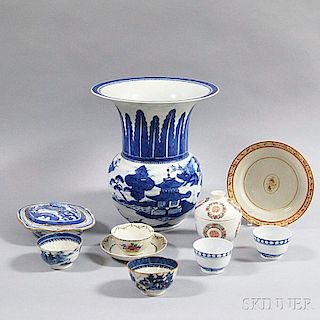 Ten Pieces of Assorted Chinese Export Porcelain