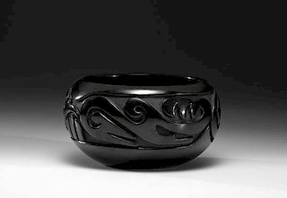 Teresita Naranjo, Apple Blossom (Santa Clara, 1919-1999) Carved Blackware Pottery Bowl 