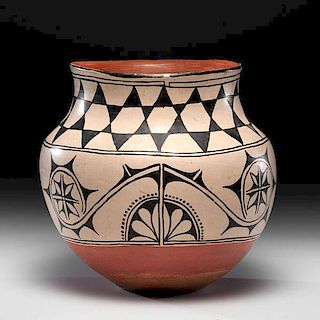 Santana Melchor (Kewa [Santo Domingo], ca.1889-1979) Pottery Olla 