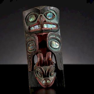 Tlingit Polychrome Frontlet From the US Children's Museum on the 19th Century  