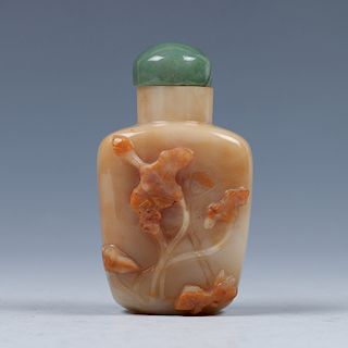AGATE STONE LOTUS  CARVED SNUFF BOTTLE, QING