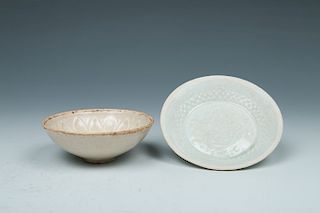 GROUP OF CELADON PLATE AND WHITE BOWL
