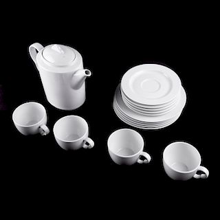 Juego de té. Italia, siglo XX. Elaborado en porcelana blanca Tognana Progetto. Servicio para 12 personas. Piezas: 37