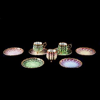 Juego de tazas y platos base. Japón, siglo XX. En porcelana Chubuchina. Diseños lobulados en color rosa, verde y dorado. Piezas: 9