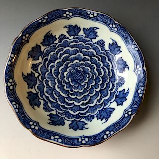 A CHINESE ANTIQUE BLUE AND WHITE BOWL. MARKED
