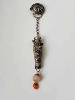 A CHINESE VINTAGE SILVER PENDANT 