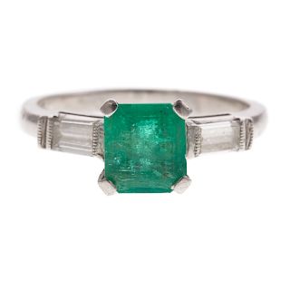 A Ladies Platinum, Emerald & Diamond Ring