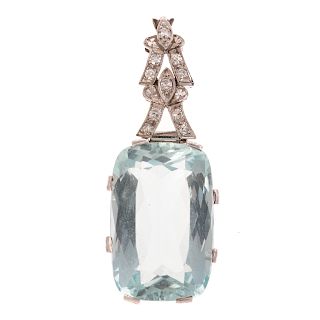 A Ladies Art Deco Aquamarine & Diamond Pendant