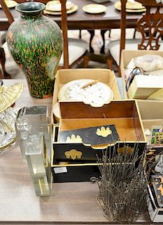 Tray lot to include Japanese covered box with gilt leaves, five marble Agra plates with mother of pearl inlaid flowers, soap stone c...