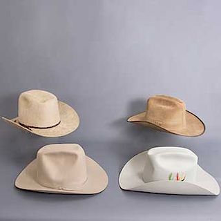 Lote de 4 sombreros. Estados Unidos. Siglo XXI. Elaborados en fieltro piel y gamuza. De la marca Stetson.