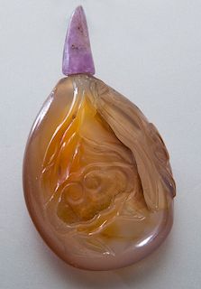 Chinese Qing carved agate snuff bottle,