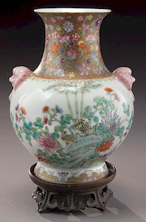 Chinese Republic famille rose porcelain vase,