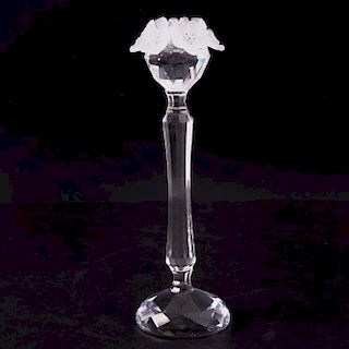 Candelero. Austria, siglo XX. Elaborado en cristal Swarovski. Decorado con motivos florales y facetados.