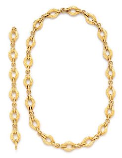 An 18 Karat Yellow Gold Convertible Longchain Necklace/Bracelet, Italian, 82.10 dwts.
