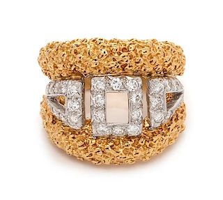 An 18 Karat Bicolor Gold and Diamond Ring, 11.40 dwts.