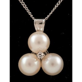 14k White Gold Cultured Pearl and Diamond Pendant Necklace
