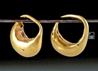 Pair of Roman Gold Crescent Earrings - 1.4 g