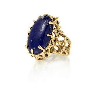 A Yellow Gold and Lapis Lazuli Ring, 8.20 dwts.