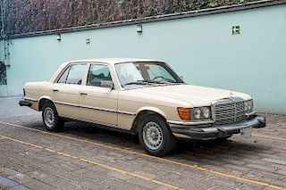 Mercedes-Benz  300 SD (Diésel) 1980 Marca: Mercedes-Benz Tipo: 300 SD (Diésel) Año: 1980 Color: Crema / Cafe Motor:...