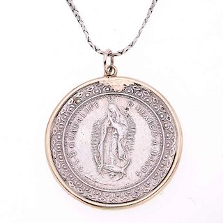Medalla y collar y plata .925. Imagen Virgen de Guadalupe. Peso: 23.8g