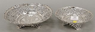 Pair of reticulated footed bowls. dia. 7 1/4 in. & 9 in.17.1 t. oz. 