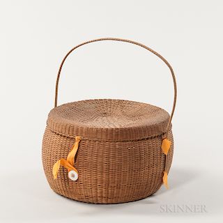 Rare Quatrefoil Design Shaker Covered Basket