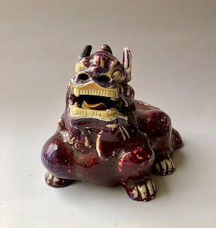 A CHINESE ANTIQUE GLAZED LION.19C