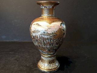 ANTIQUE Japanese Satsuma Vase with Figures and Landscapes, Meiji period