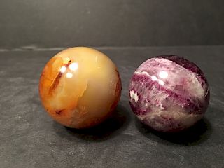 FINE Chinese Pair Agate balls, 1 3/4" -1 5/8" diameter