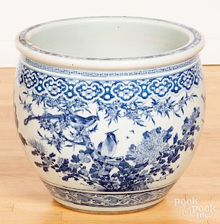 Large Chinese blue and white porcelain jardinière
