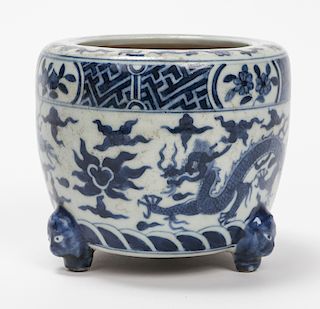 Chinese Qing Dynasty Blue and White Censer