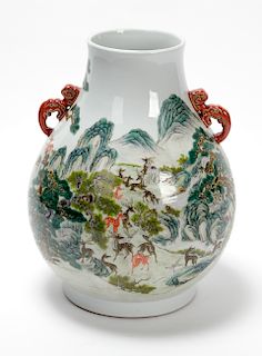 Fine Qing Dynasty "One Hundred Deer" Vase