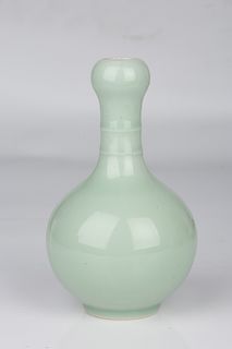 Chinese celadon porcelain vase, Qianlong mark. 