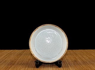 Chinese porcelain dish. 