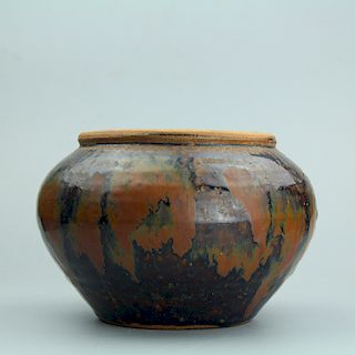 Chinese Cizhou Ware pottery jar. 