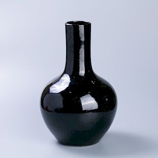 Chinese mirror black porcelain vase. 
