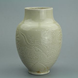 Chinese porcelain vase. 