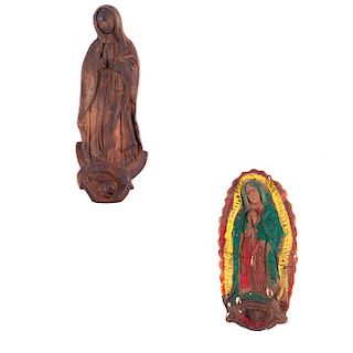 Lote de Vírgenes de Guadalupe. México, siglo XX. Elaboradas en terracota policromada y forja de hierro colado. Piezas: 2