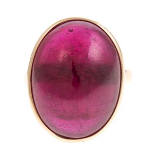 A Ladies Cabochon Ruby Ring in 14K
