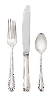 * An American Silver Flatware Service, International Silver Co., Meriden, CT, Gadroon pattern, comprising: 12 dinner knives 12 d