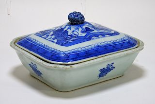 Chinese Canton B&W Porcelain Covered Tureen