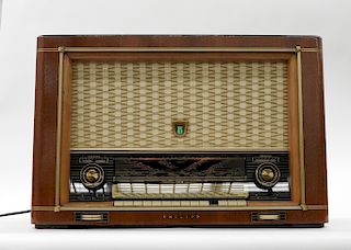 Philips Capella 753 4E 3D AM/FM Modern Radio