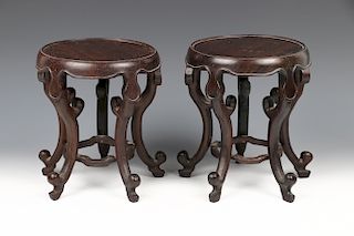 PAIR OF RED SUANZHI WOOD STANDS, LATE QING DYNASTY
