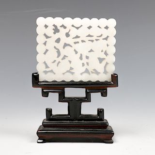 CHINESE CARVED JADE 'PEACH' PLAQUE WITH STAND