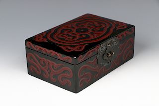 BLACK AND RED LACQUERED WOOD BOX, SHENDETANG MARK