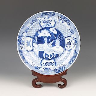 CHINESE BLUE AND WHITE 'HUNDRED ANTIQUES' CHARGER