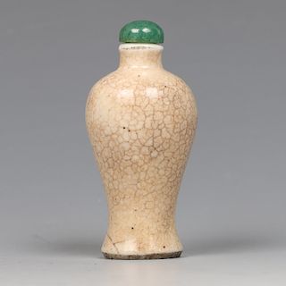 CHINESE GE-TYPE SNUFF BOTTLE, QING