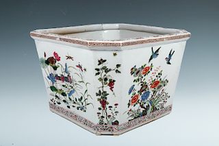 CHINESE FINELY PAINTED FAMILLE-ROSE JARDINIERE, QING DYNASTY