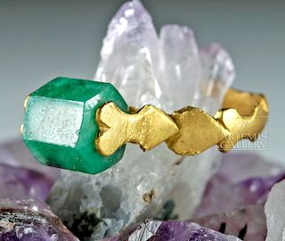 Roman Gold and Emerald Ring - 4.4 grams