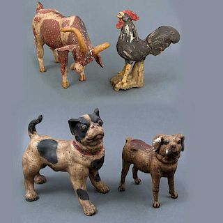 Lote de 4 alcancías. Siglo XX. Elaboradas en barro policromado. Representación de 2 bulldogs, cebú y gallo.